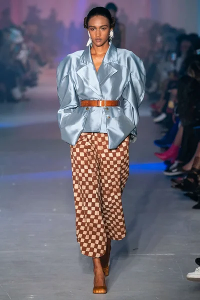 Look 13
